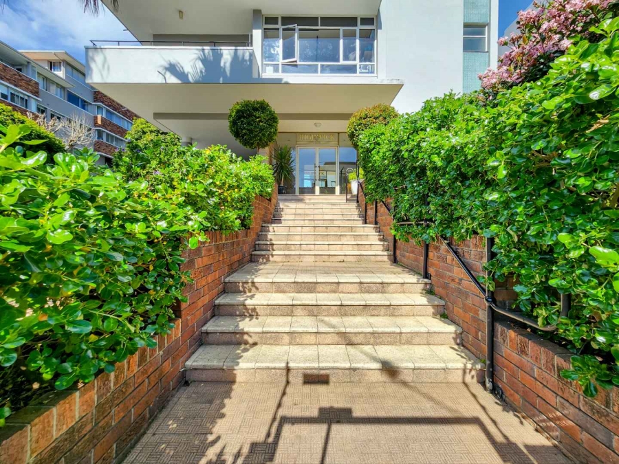 To Let 2 Bedroom Property for Rent in Sea Point Western Cape
